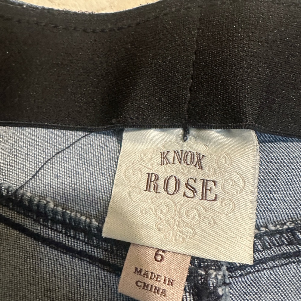Knox Rose Flare Pull On Raw Hem Jeans Super Flattering! Size 6 - Picture 7 of 7